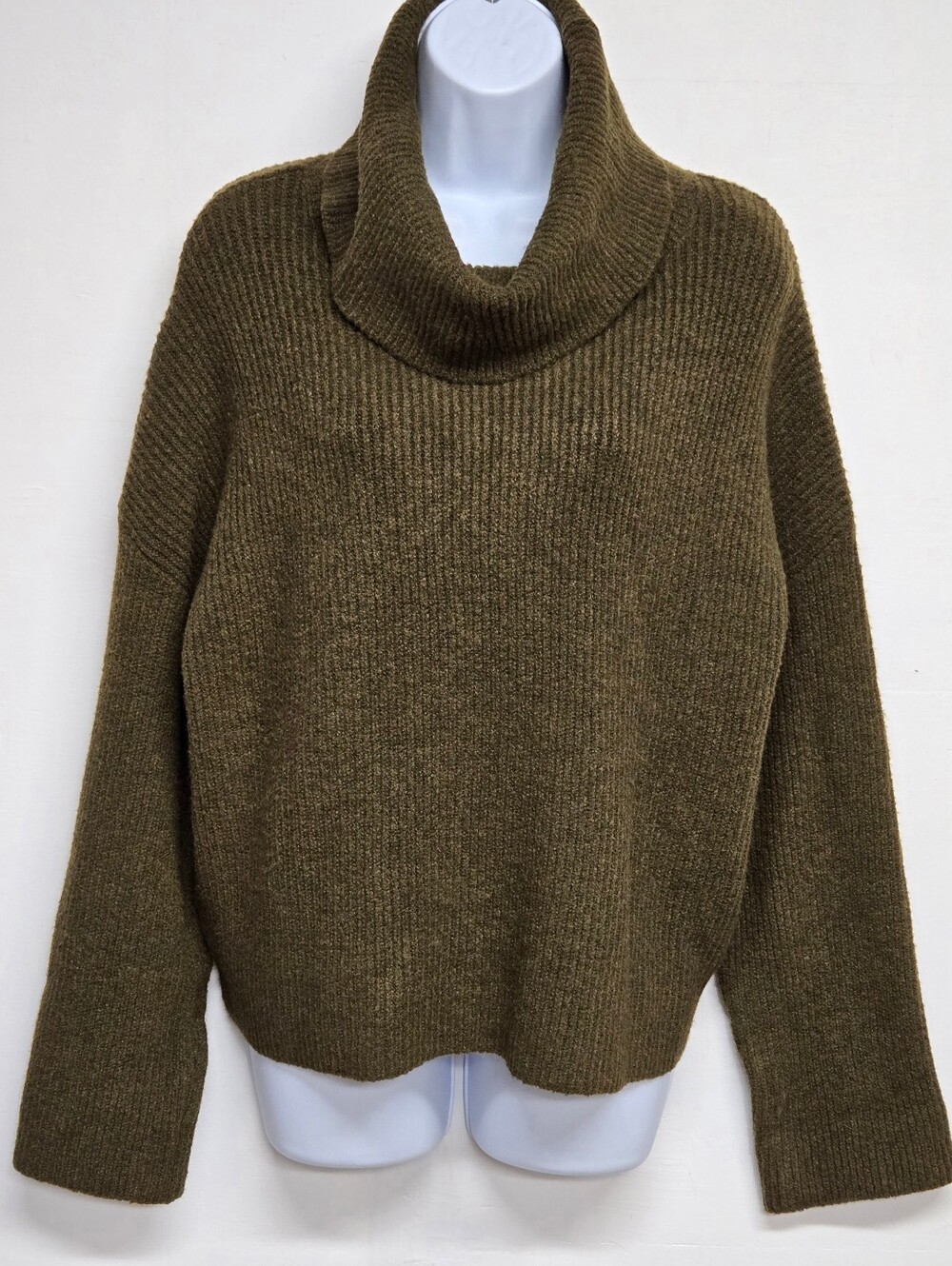 Belldini M Cowlneck Sweater Thick Ribbed Knit Olive Green Pullover Drop Sleeve